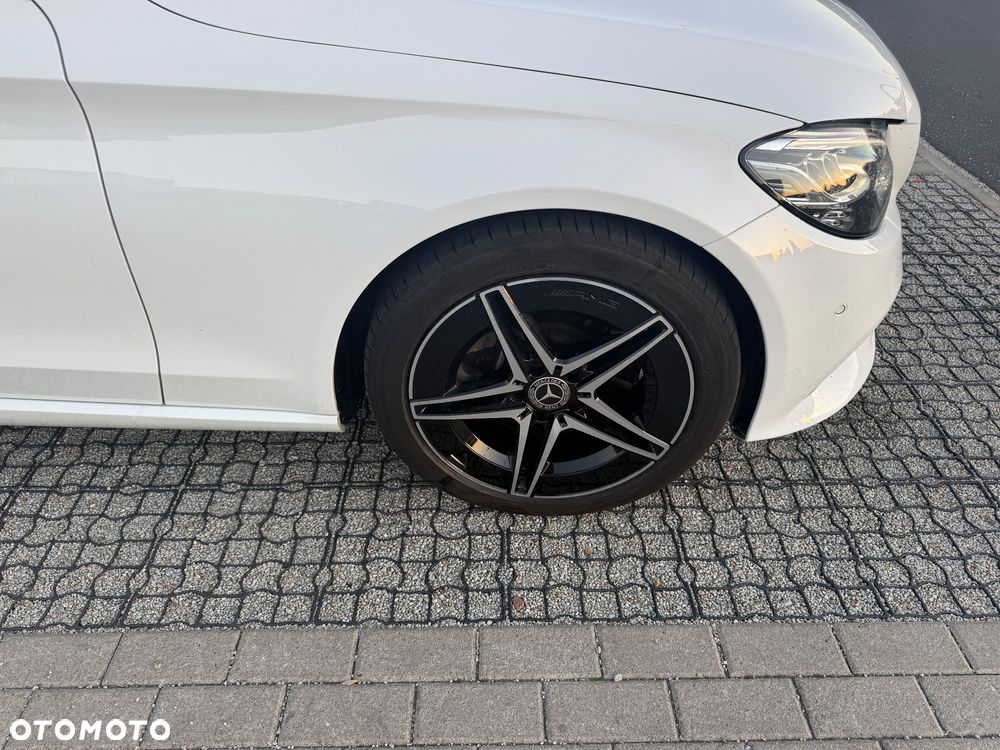 Mercedes-Benz Klasa C 300 4MATIC 9G-TRONIC - 4