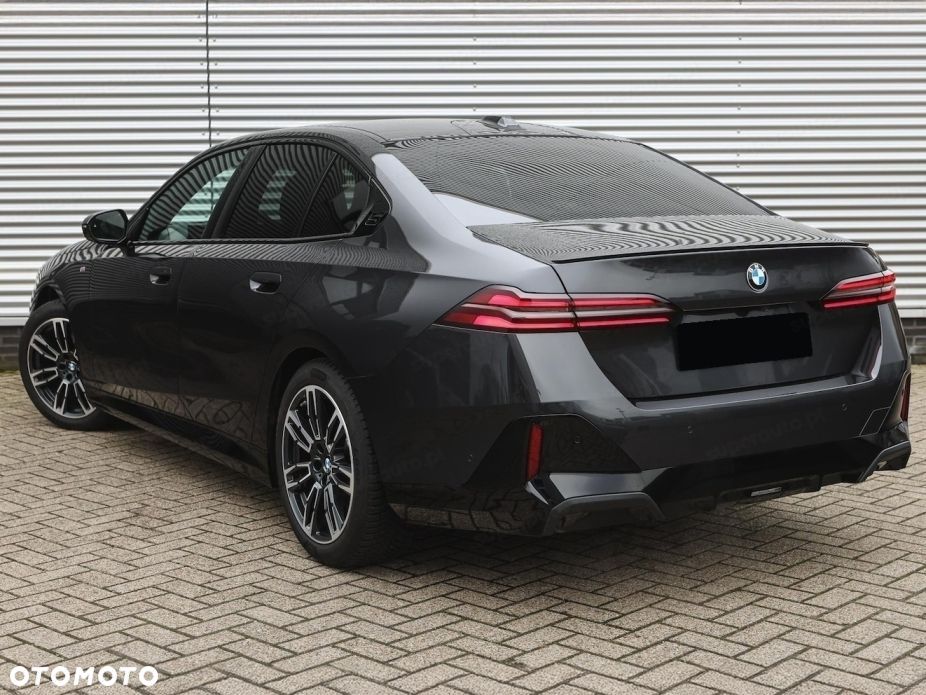 BMW Seria 5 520d xDrive mHEV M Sport - 5