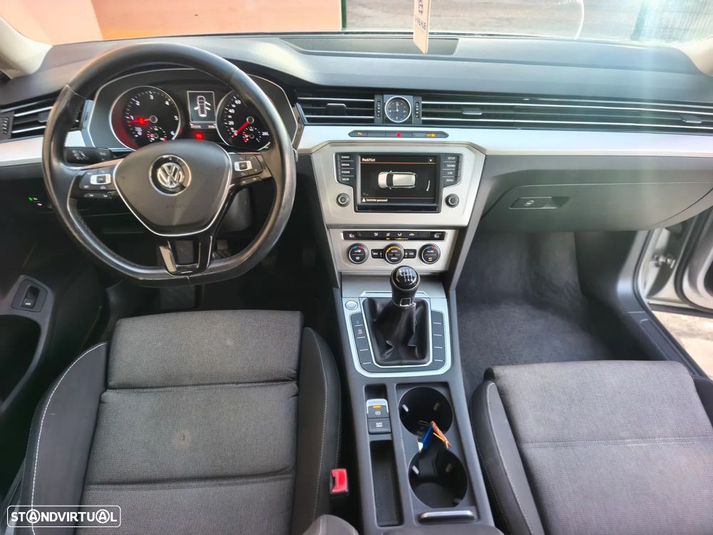 VW Passat Variant 1.6 TDI BlueMotion - 9