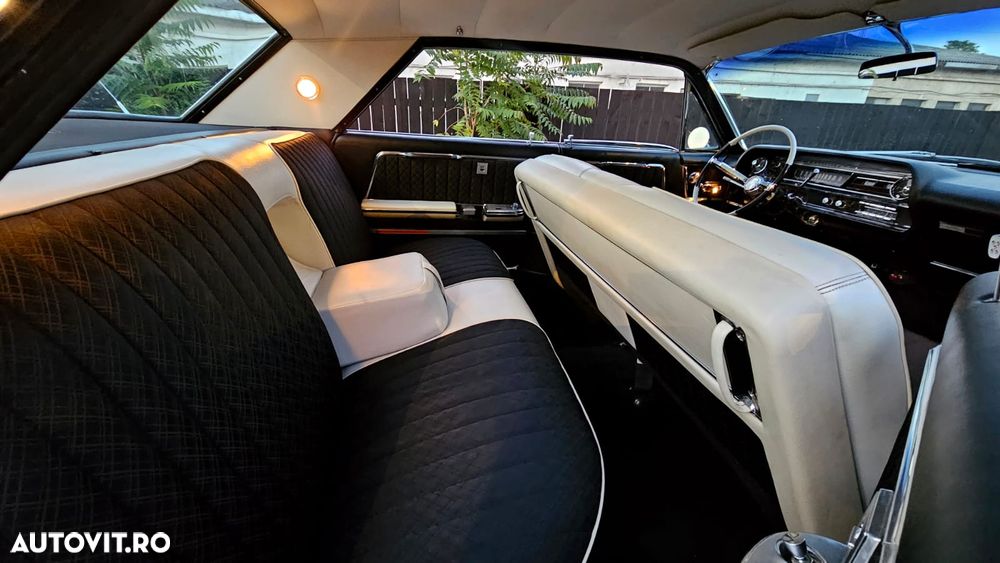 Cadillac Deville - 16