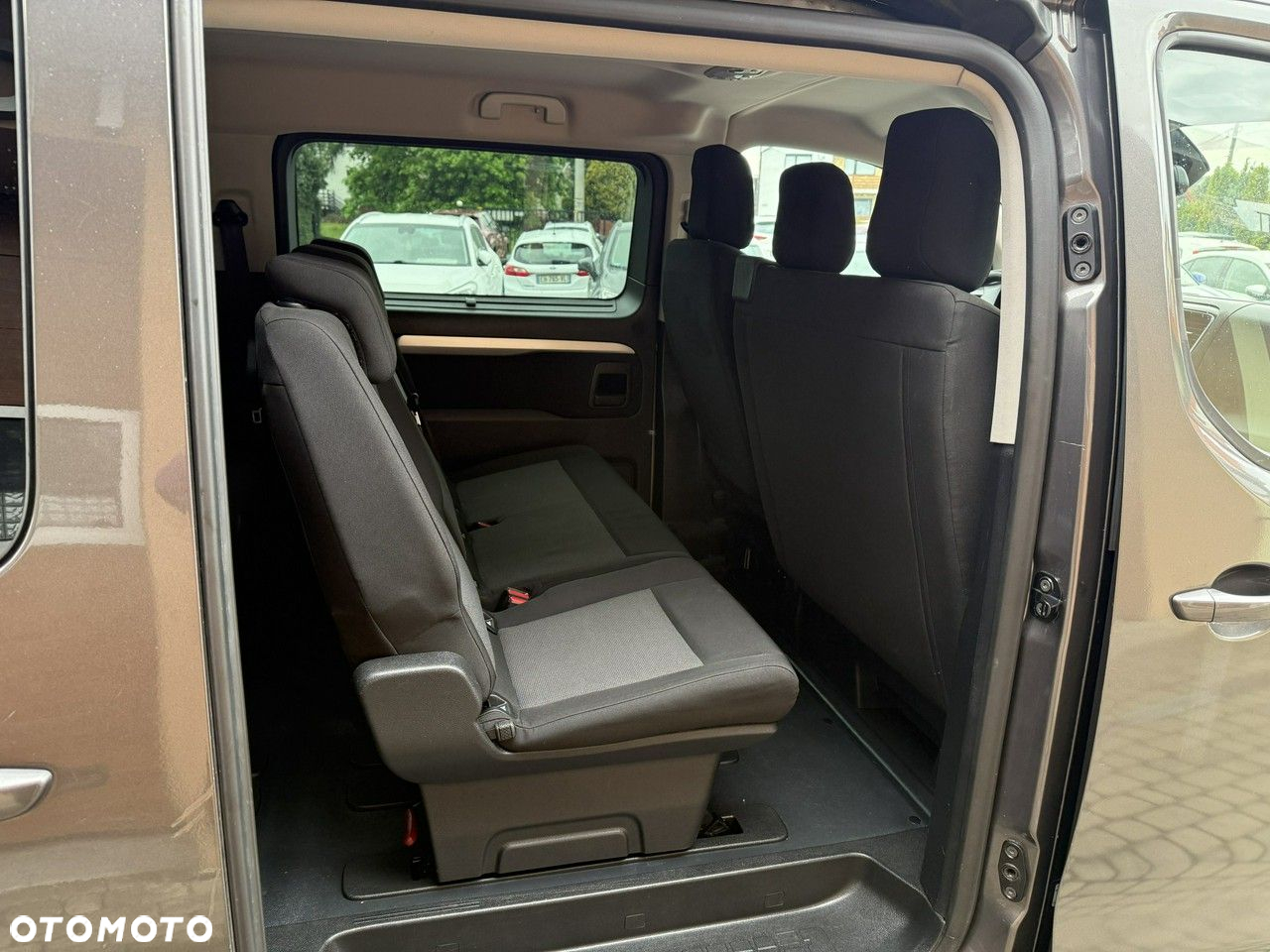 Citroën SpaceTourer M 2.0 BlueHDi 150 Business - 23