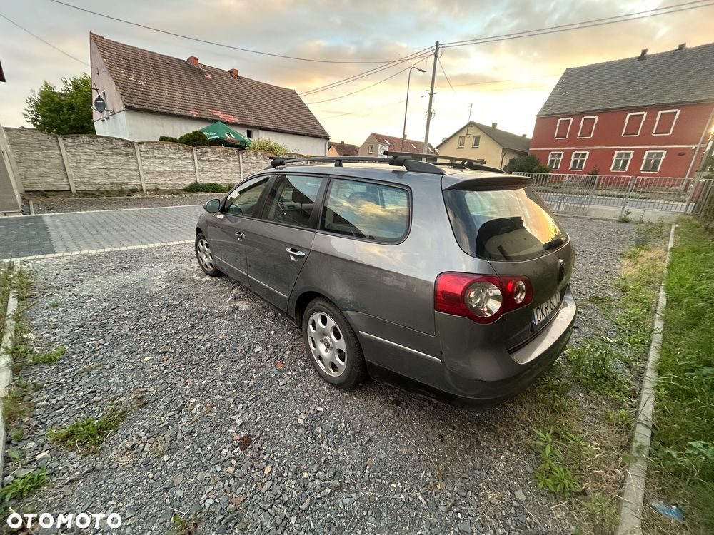 Volkswagen Passat 2.0 TDI Comfortline - 8