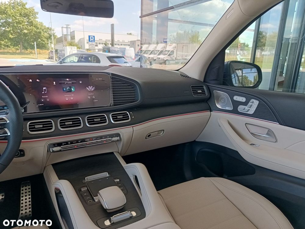 Mercedes-Benz GLS - 24