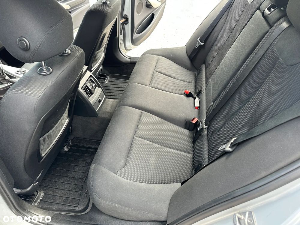 BMW Seria 3 318d Luxury Line - 8