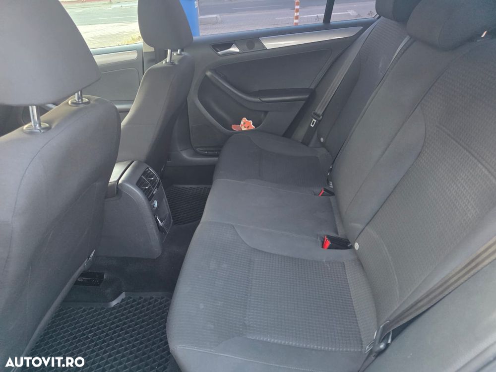Volkswagen Jetta 1.2 TSI Comfortline - 6