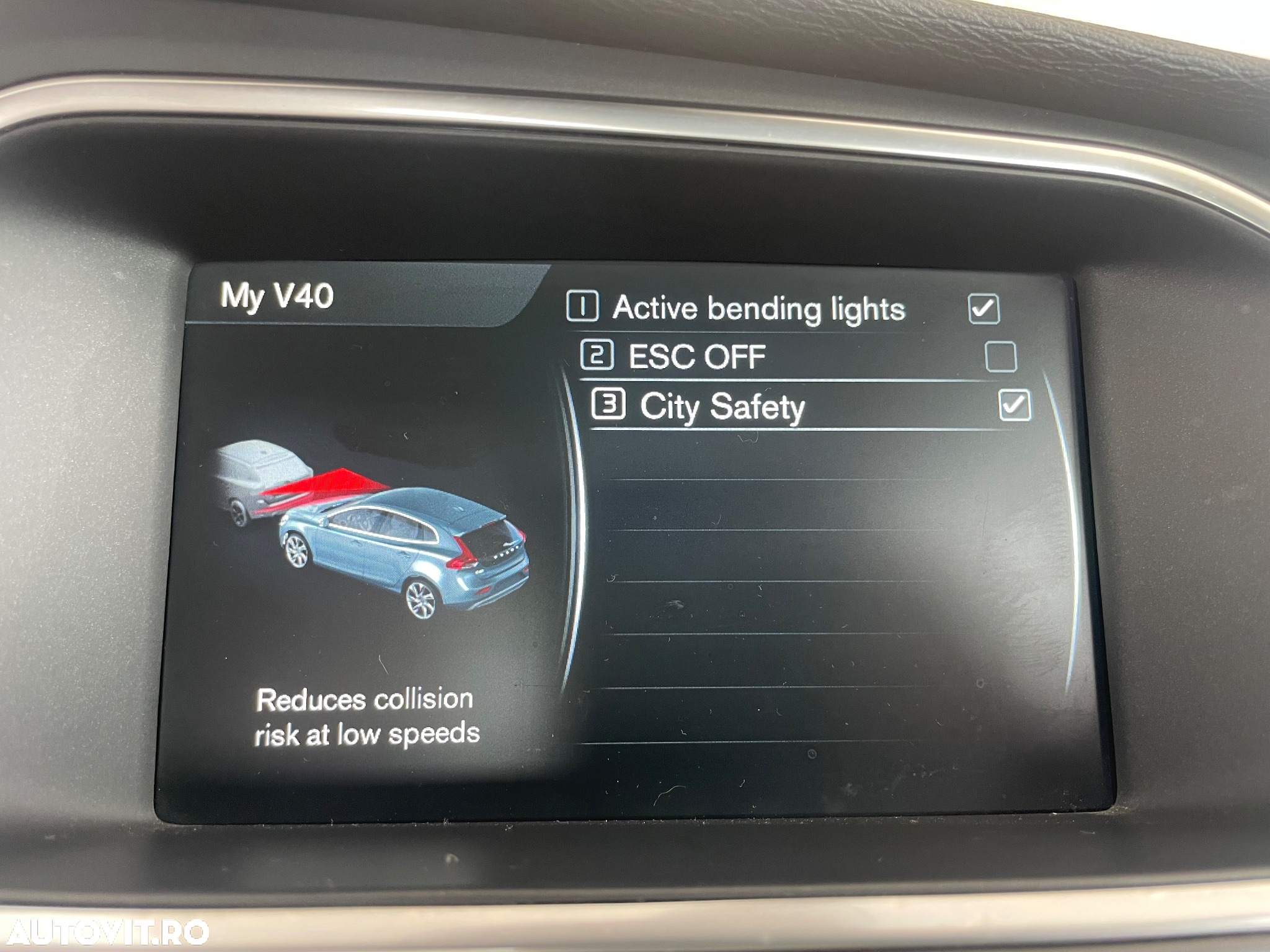 Volvo V40 D2 Aut. Momentum - 12