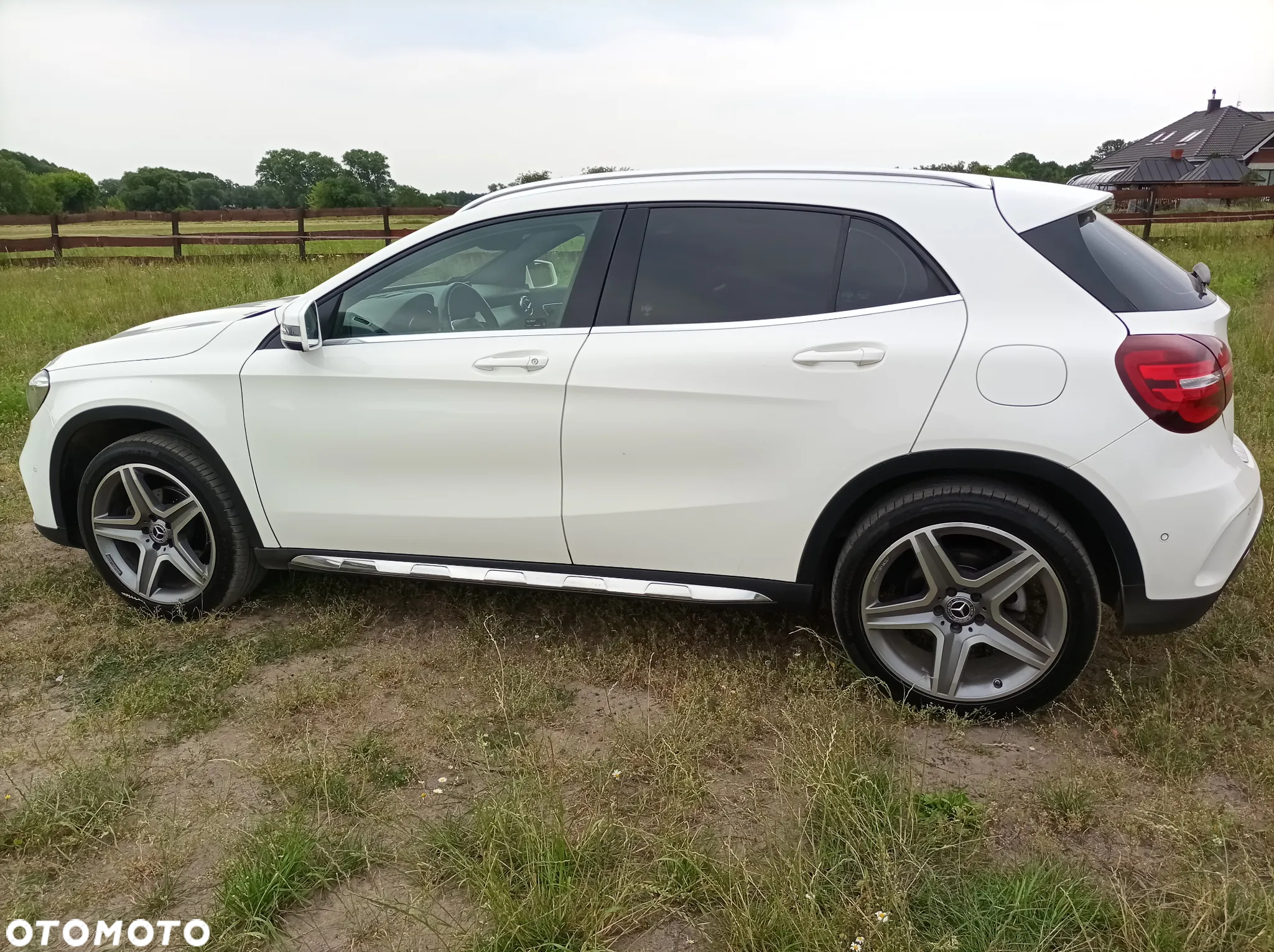 Mercedes-Benz GLA 200 7G-DCT AMG Line - 10