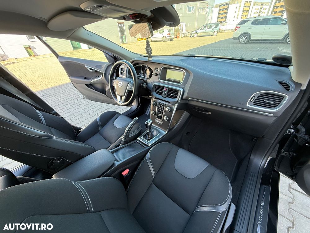 Volvo V40 D2 Summum - 19