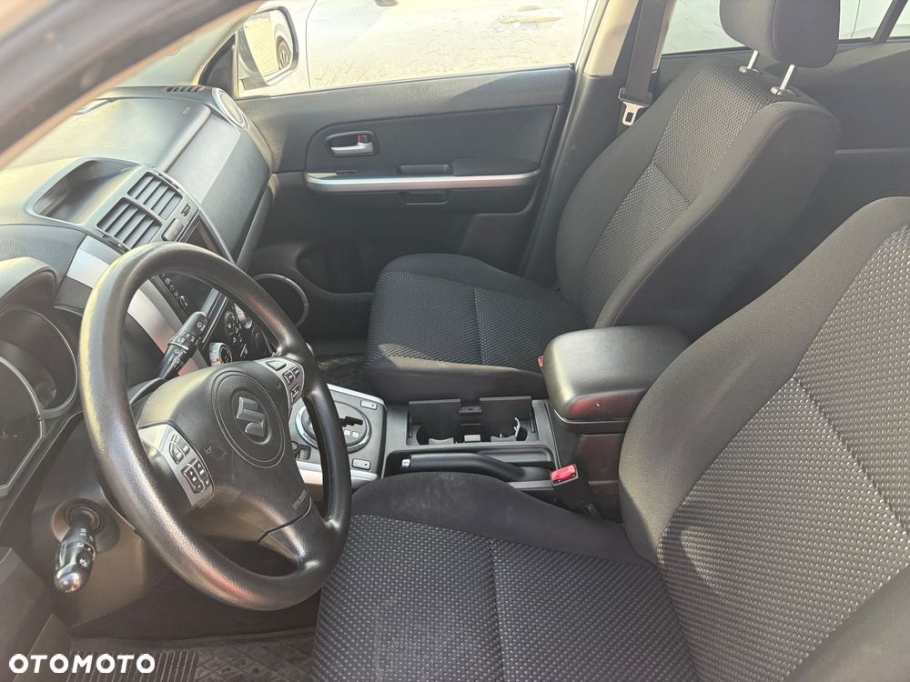 Suzuki Grand Vitara 2.0 De Luxe - 8