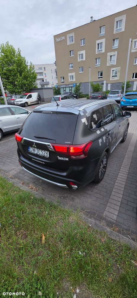 Mitsubishi Outlander 2.0 Instyle Navi 4WD CVT - 3