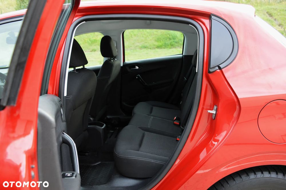 Peugeot 208 1.2 PureTech Allure - 7