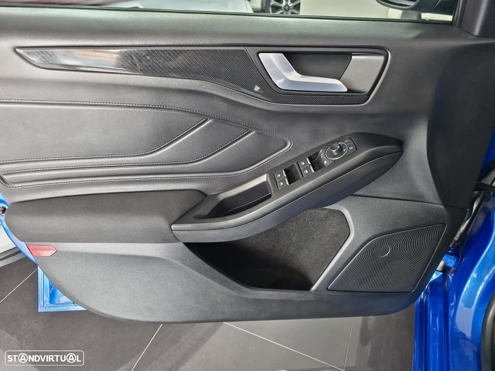Ford Focus 1.0 EcoBoost MHEV ST-Line - 12