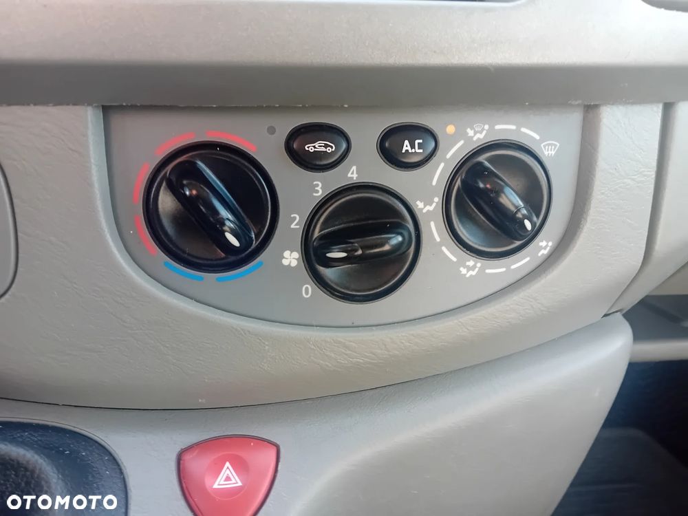 Renault Trafic - 22