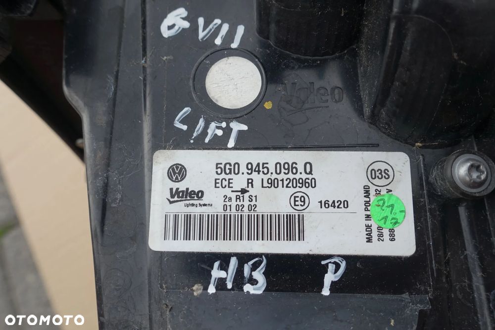 LAMPA PRAWY TYŁ GOLF VII LIFT 17r- HB - 8
