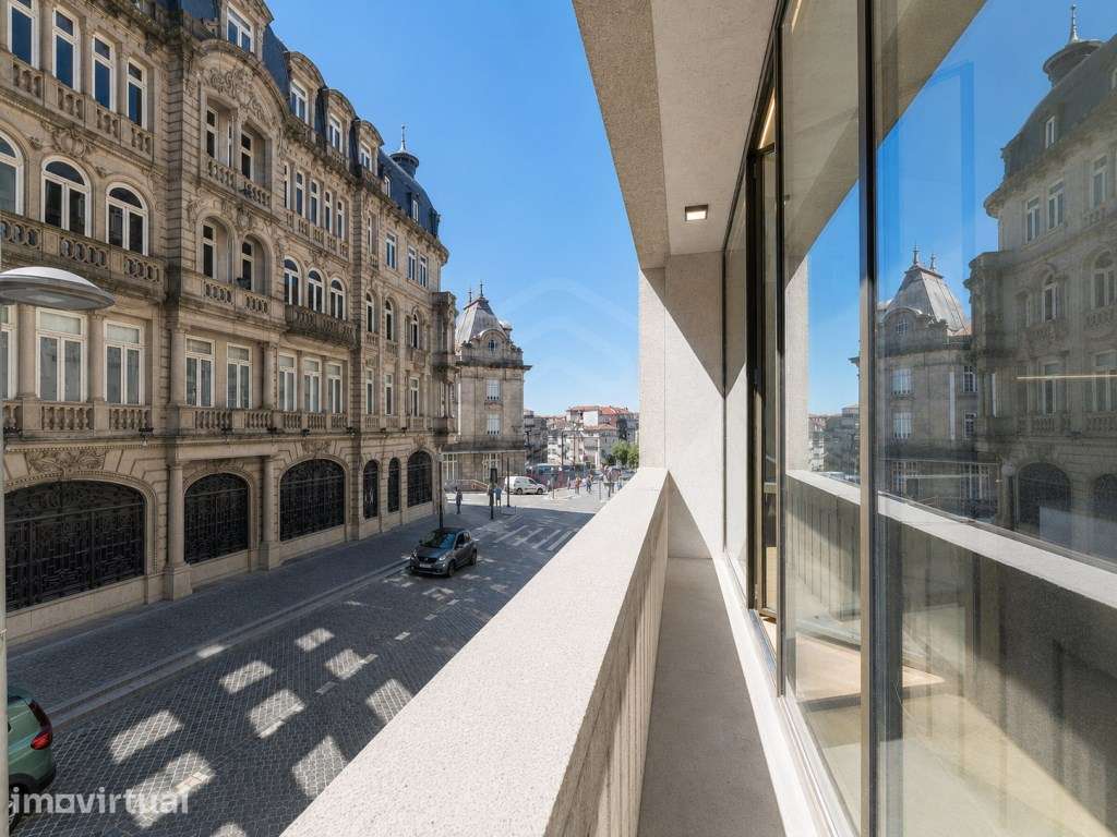 Apartamento T2 junto à Avenida dos Aliados - Porto - Grande imagem: 2/33