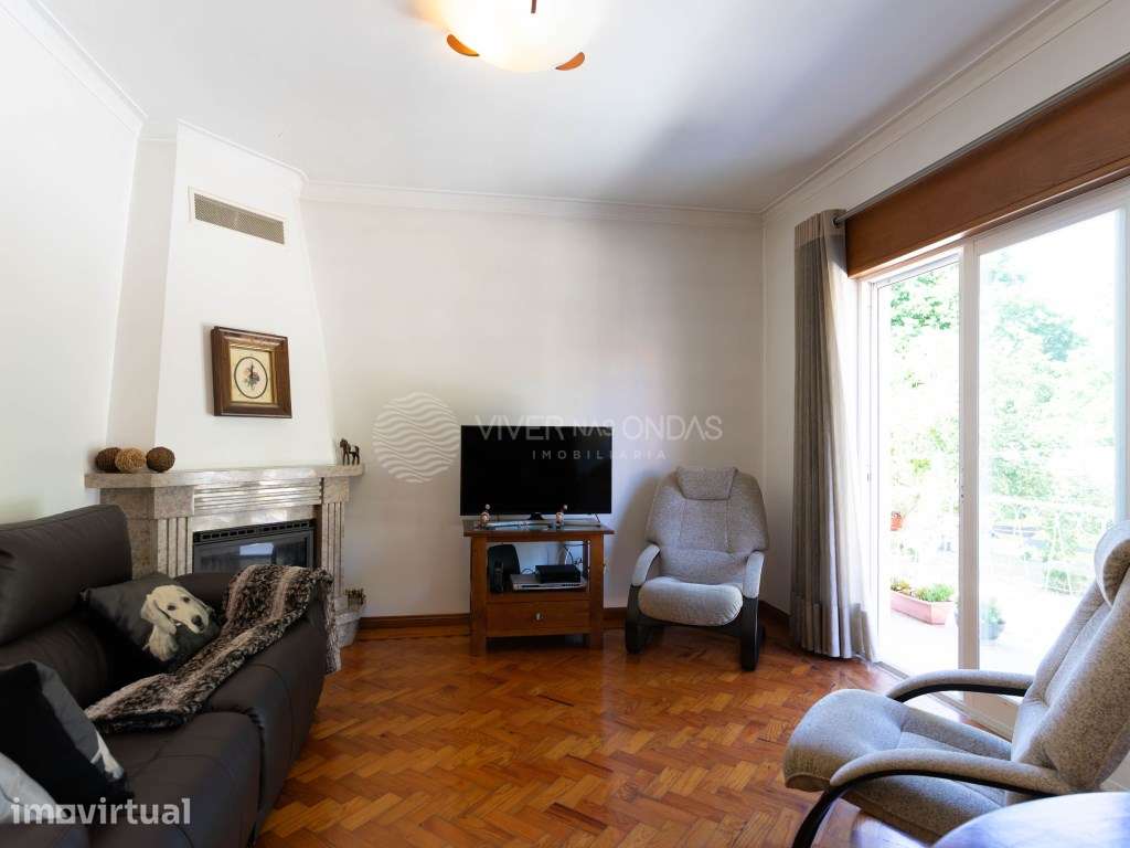 Andar de Moradia T3 com Potencial de Duplex e Excelente Localização... - Grande imagem: 5/45