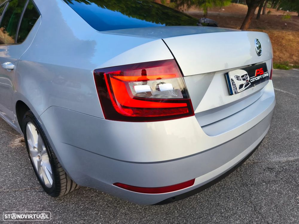 Skoda Octavia 1.6 TDi Style - 44