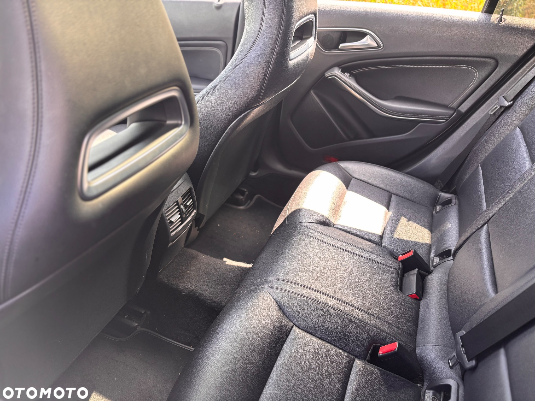 Mercedes-Benz CLA 250 7G-DCT AMG Line - 12