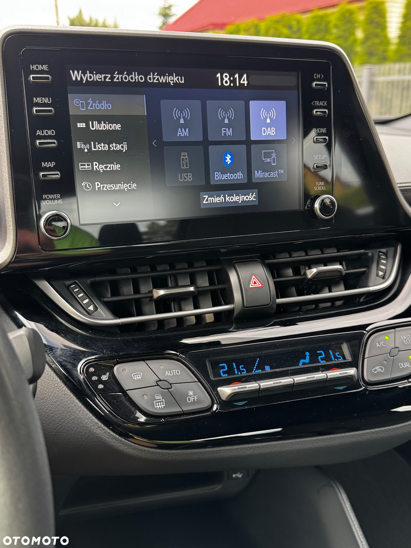 Toyota C-HR Hybrid Style - 21