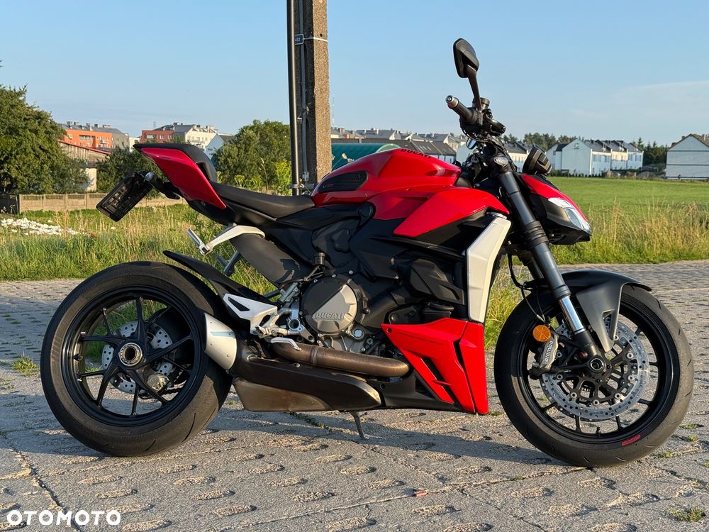 Ducati Streetfighter V2 - 4
