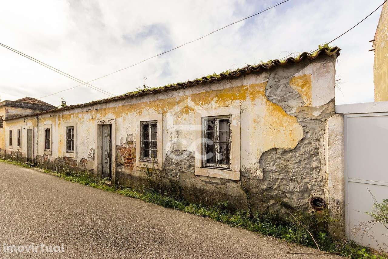 Venda conjunta de 2 Moradias e Terreno c/ Possibilidade de Destaque | - Grande imagem: 2/46