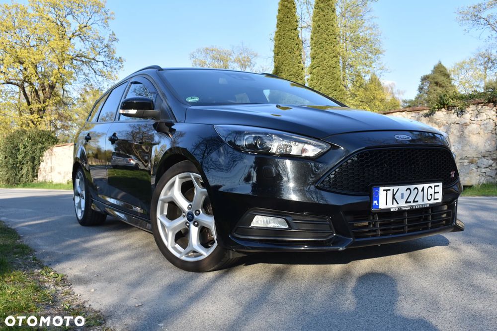 Ford Focus 2.0 EcoBoost ST mit Leder-Sport-Paket - 14