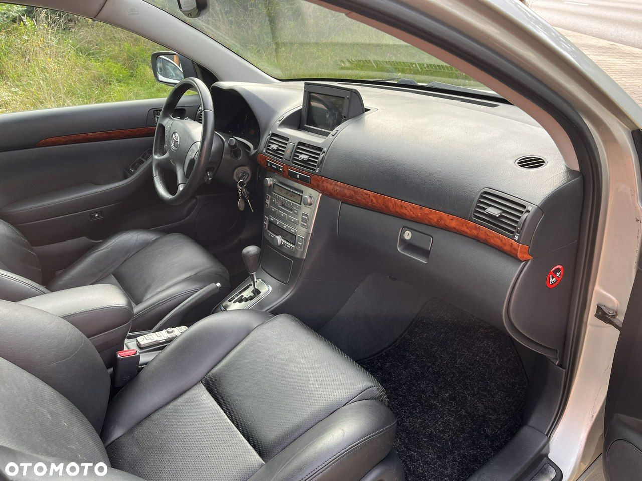 Toyota Avensis - 18
