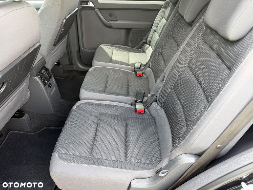 Volkswagen Touran 1.6 TDI DPF BlueMot Comfortline - 32