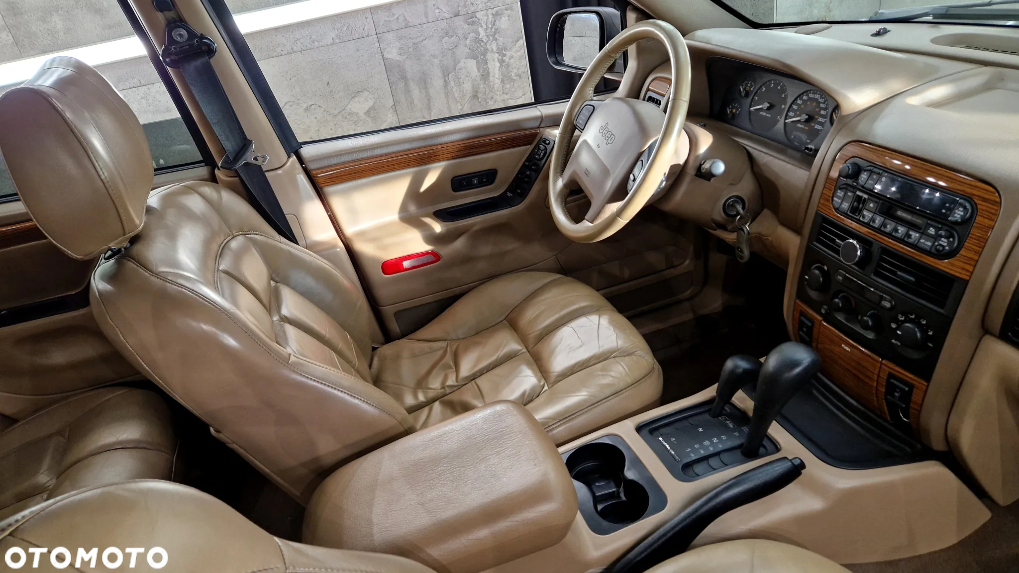 Jeep Grand Cherokee 4.7 Limited - 32