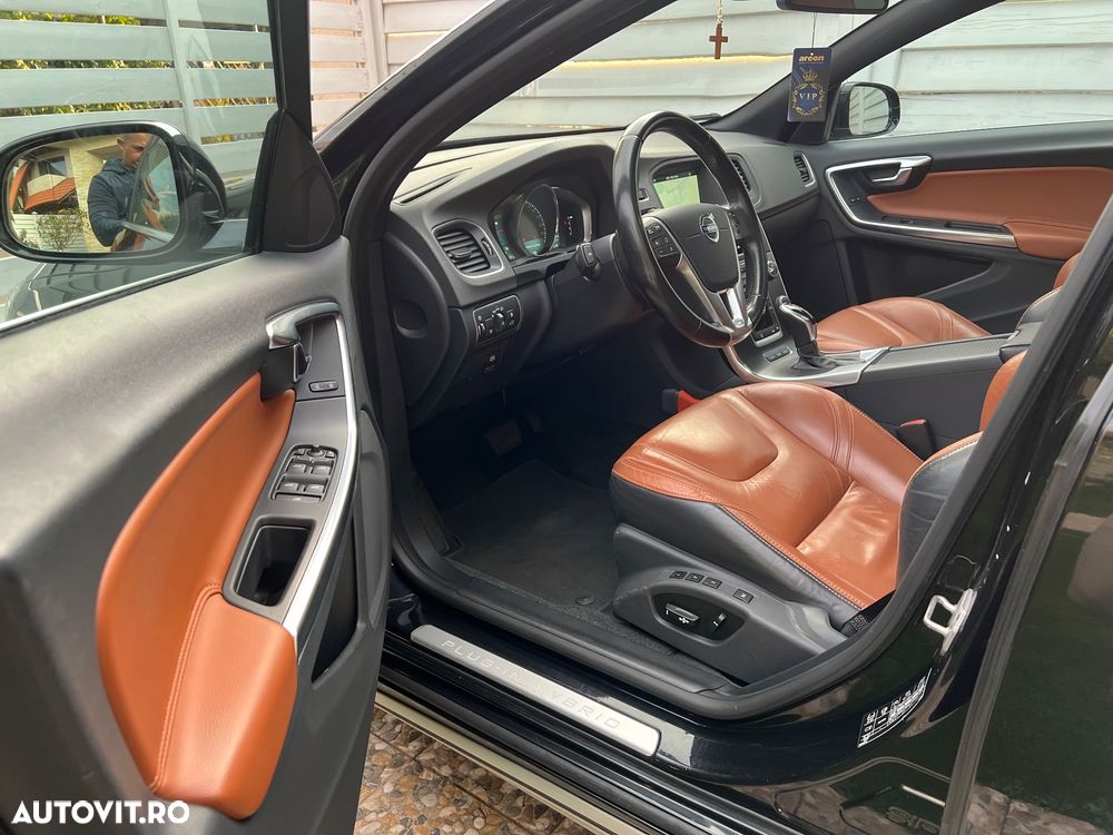 Volvo V60 D6 Plug-In-Hybrid AWD Geartronic Summum - 3