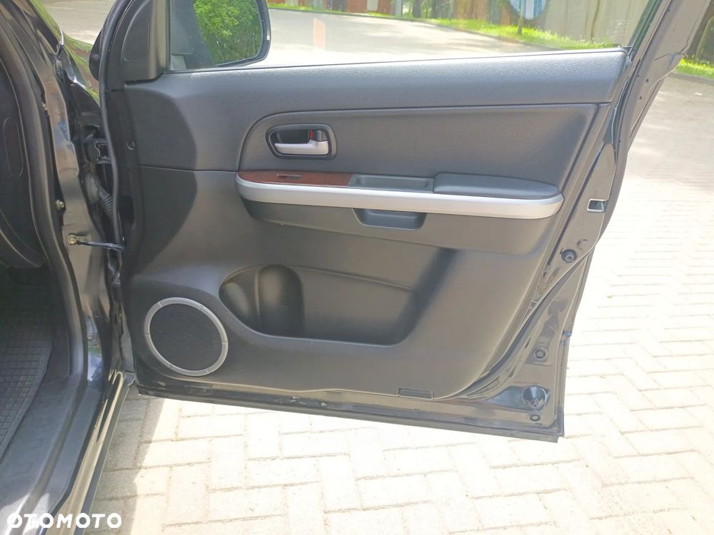Suzuki Grand Vitara 2.0 - 17