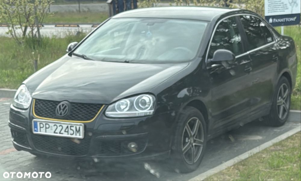 Volkswagen Jetta - 1