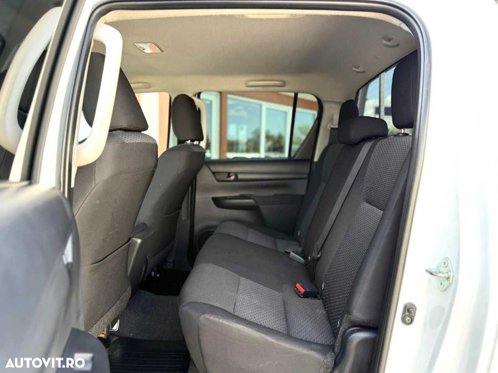 Toyota Hilux - 16