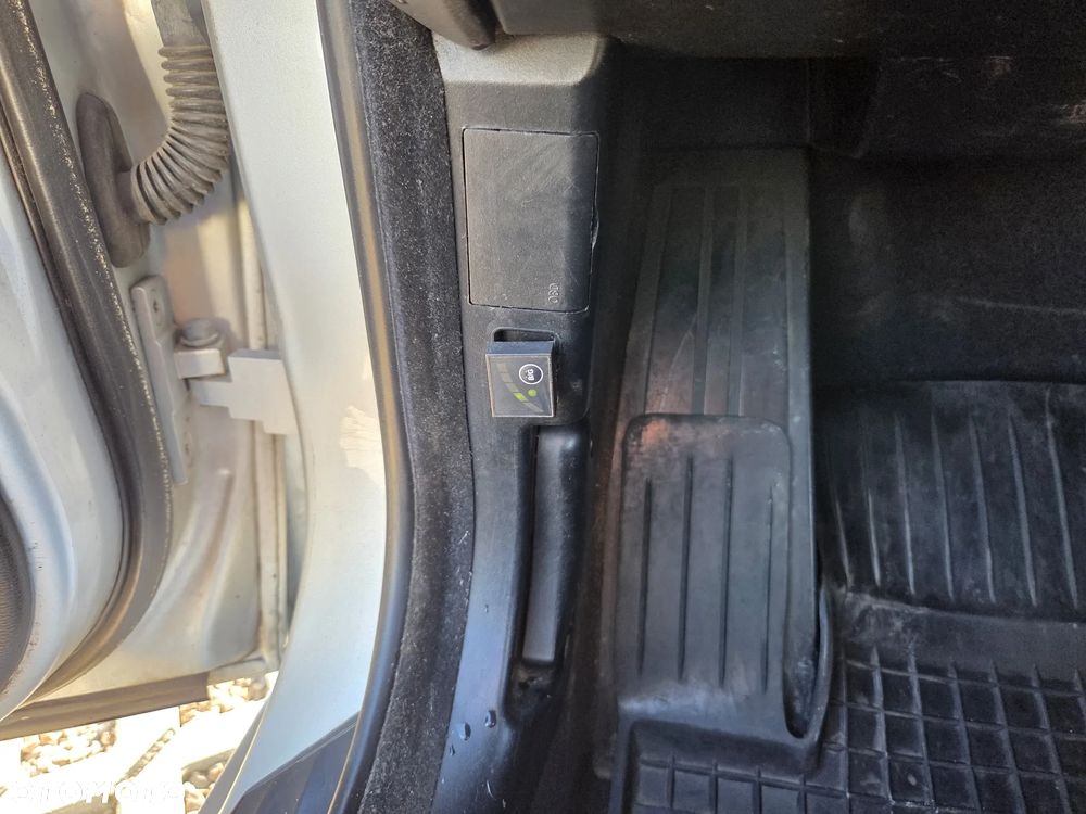 BMW Seria 5 - 25