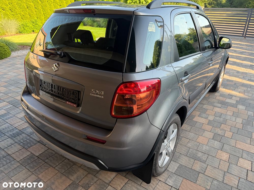Suzuki SX4 1.6 Comfort Plus - 9