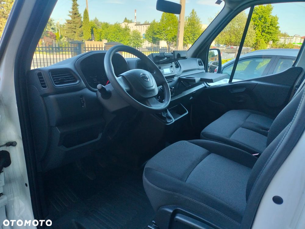 Nissan NV400 - 23