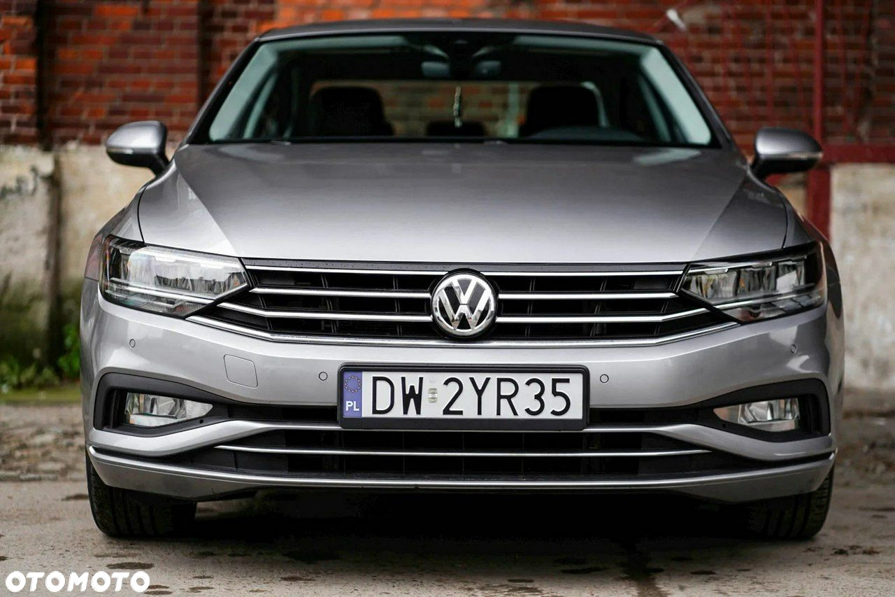 Volkswagen Passat - 2