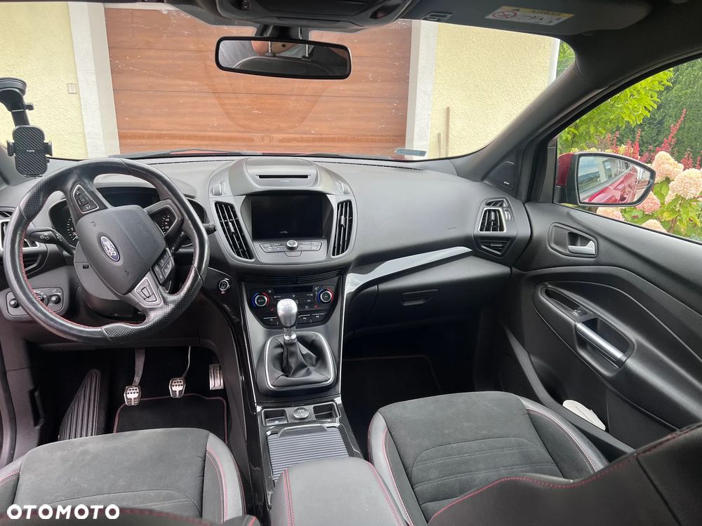 Ford Kuga 1.5 EcoBoost FWD ST-Line X - 17