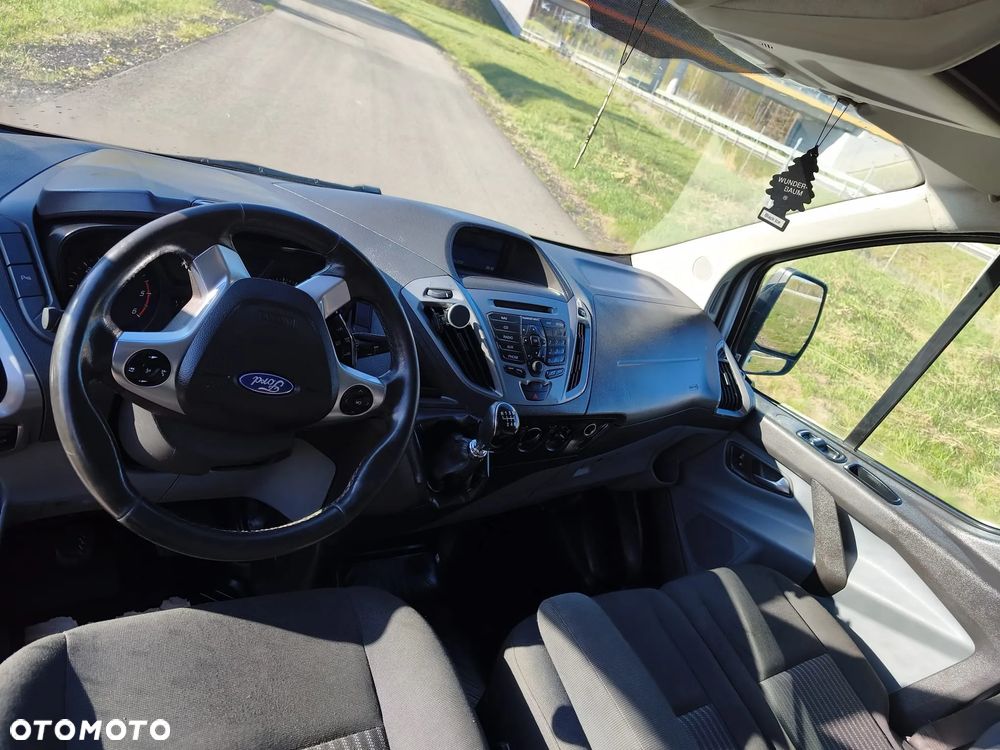 Ford Custom - 4