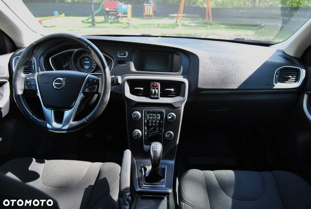 Volvo V40 D2 Drive-E Summum - 9