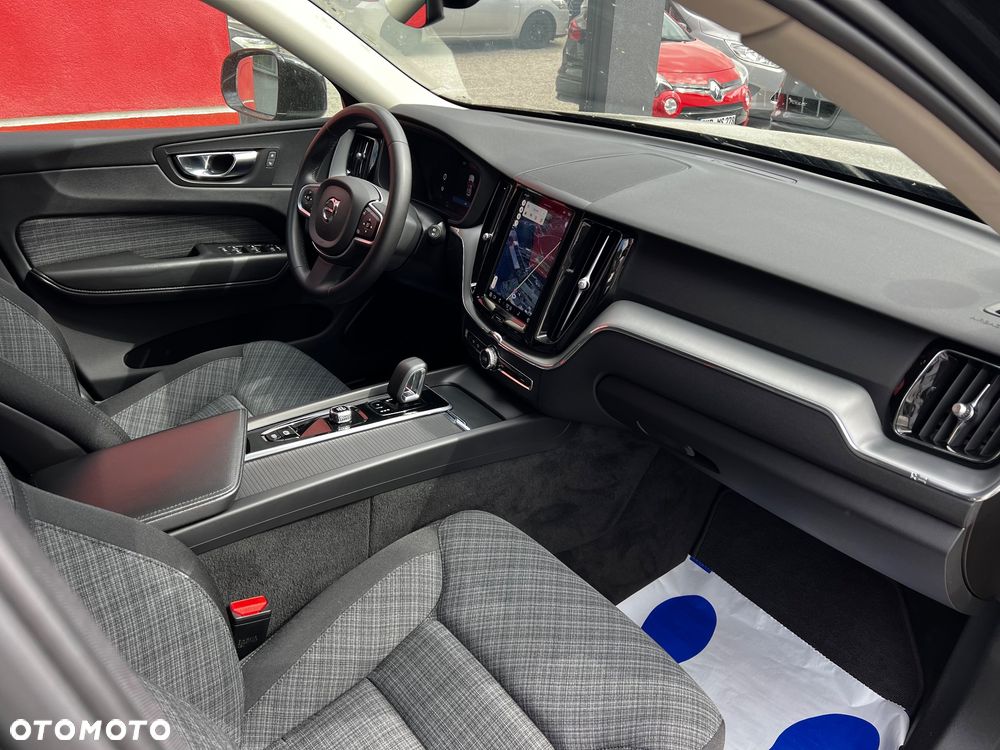Volvo XC 60 B4 D Core - 28