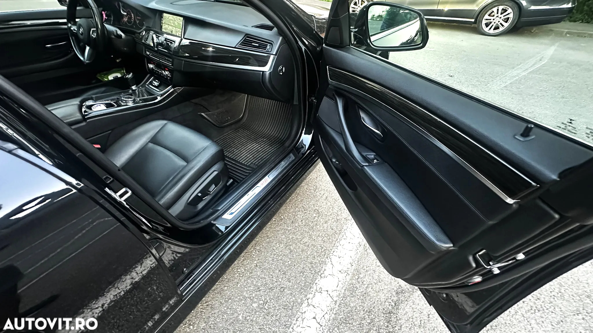 BMW Seria 5 525d Luxury Line - 21