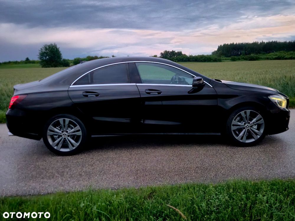 Mercedes-Benz CLA 200 7G-DCT - 25