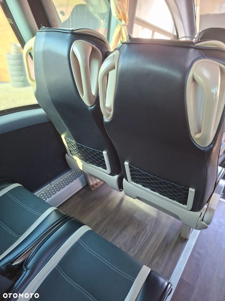 Mercedes-Benz 818 - 18