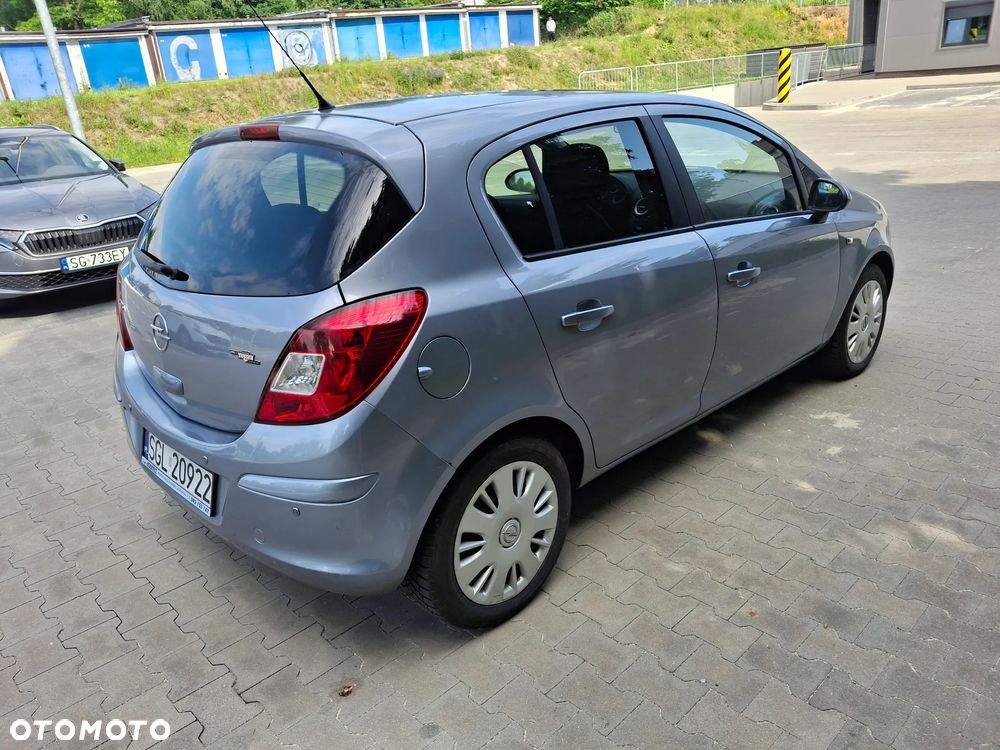 Opel Corsa 1.2 16V Cosmo - 10