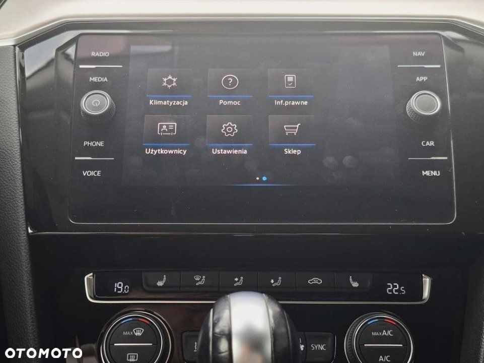 Volkswagen Passat - 37
