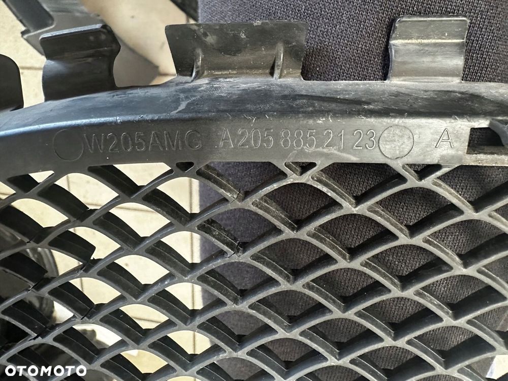 KRATKA ZDERZAKA PRZÓD MERCEDES C W205 AMG A2058852123 - 3