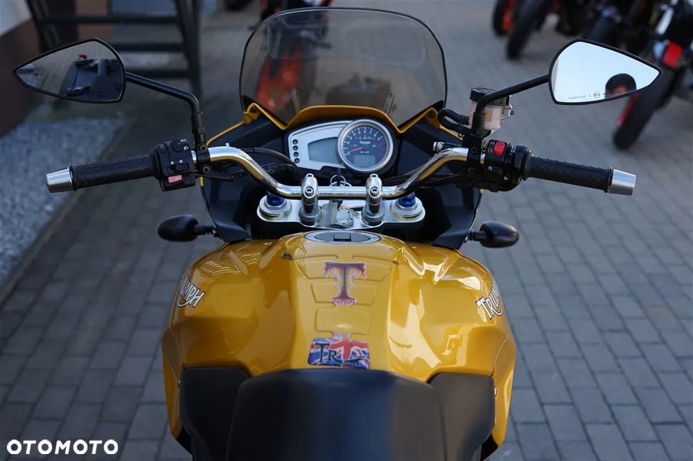 Triumph Tiger - 16
