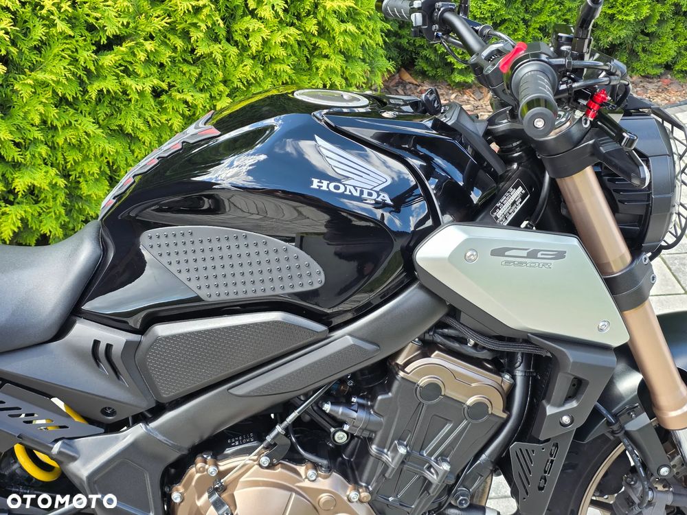 Honda CB - 12