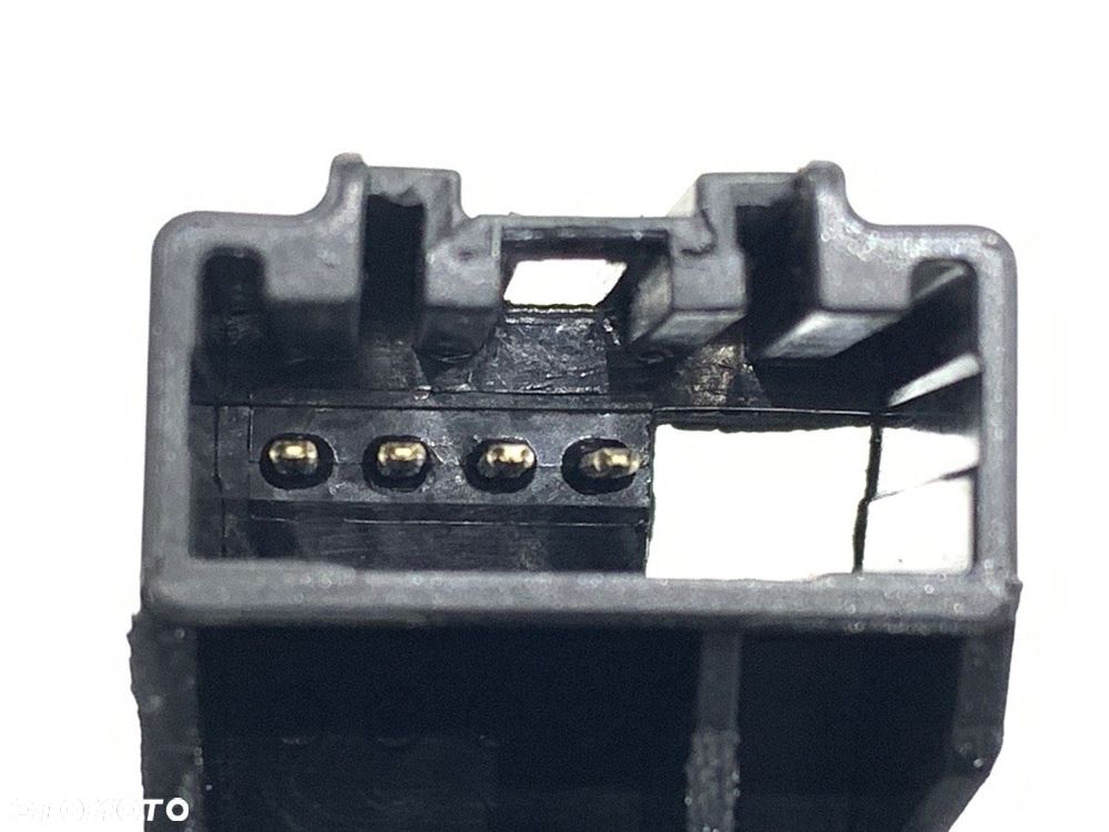 ZAMEK KLAPY TYŁ  VOLVO V40 liftback (525, 526) 2012 - 2022 D2 88 kW [120 KM] olej napędowy 2015 - - 3